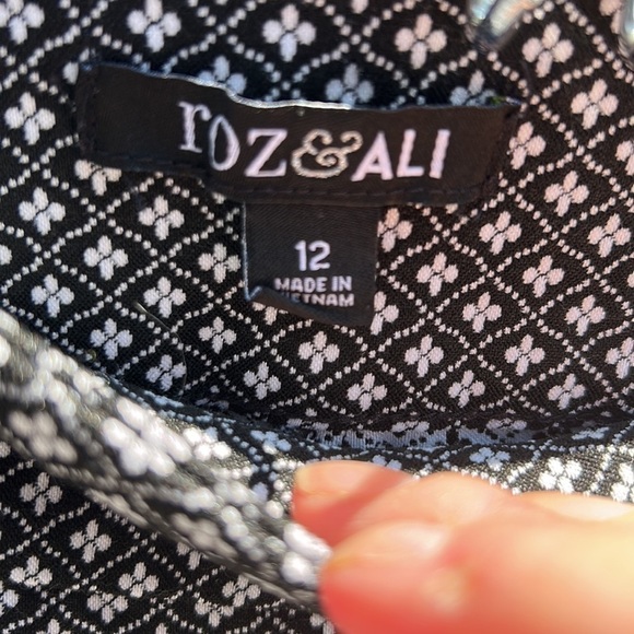 Roz & Ali Patterned Pants Size 12 - Picture 4 of 6